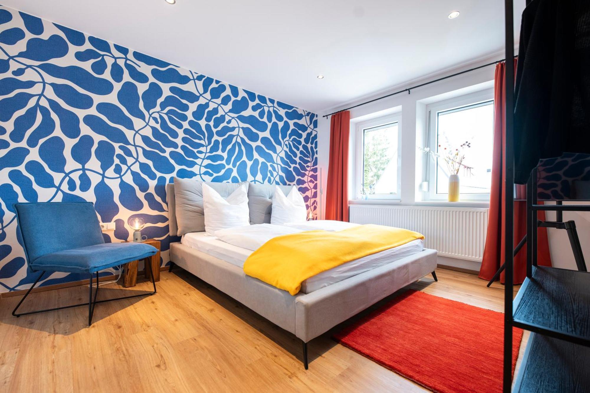 Bunter Hund - Zentrales Apartment, Parkplatz, Wintergarten, Kinderzimmer *