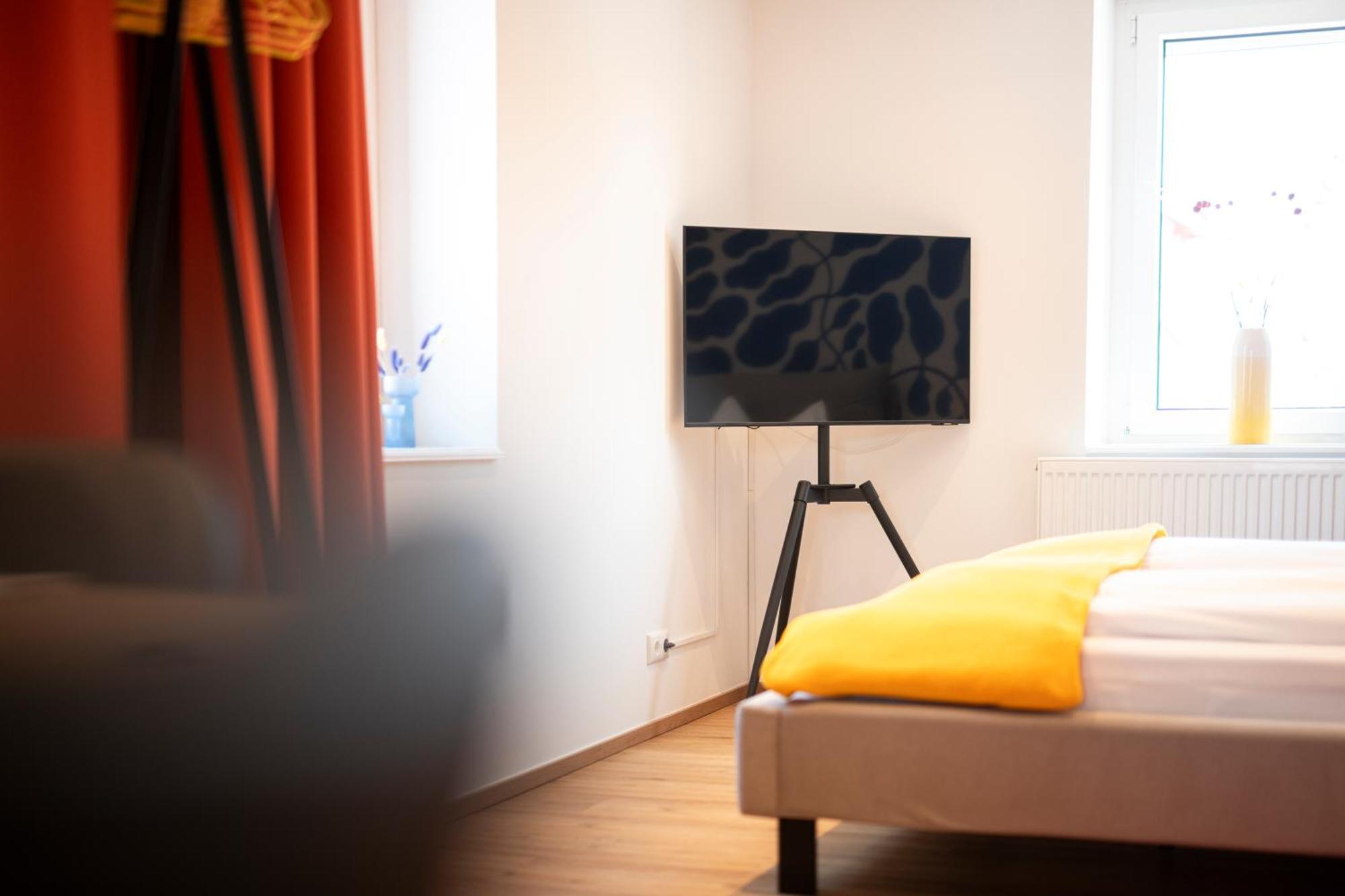Apartment Bunter Hund - Zentrales Apartment, Parkplatz, Wintergarten, Kinderzimmer