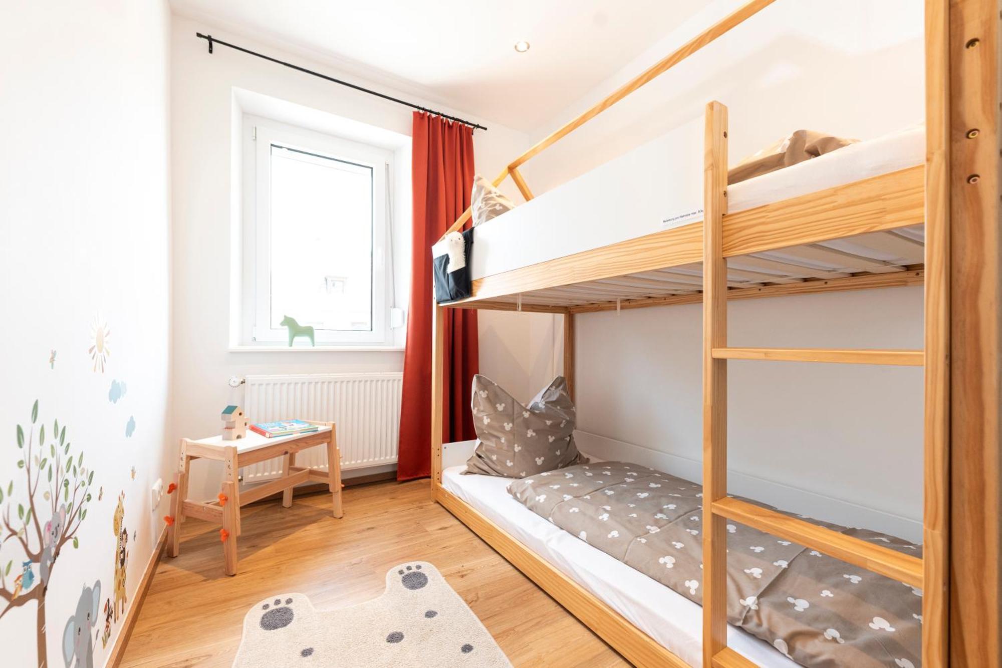 Bunter Hund - Zentrales Apartment, Parkplatz, Wintergarten, Kinderzimmer * Rothenburg ob der Tauber